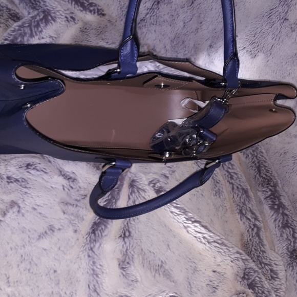 💥**SOLD**💥Navy blue purse - Picture 6 of 8